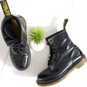 11821 doc martens